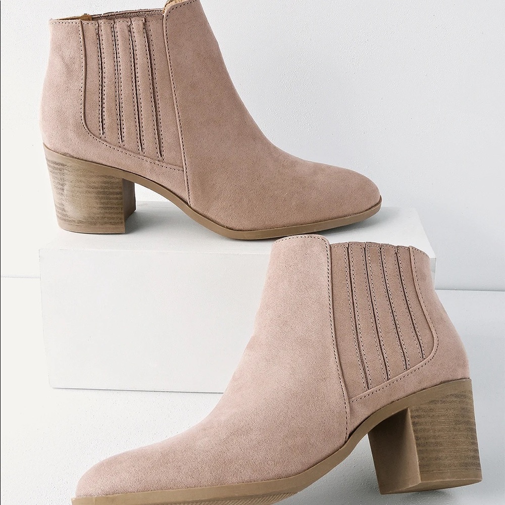 Lulu’s Shasta Taupe Suede Ankle Booties, size 8 - Picture 11 of 11
